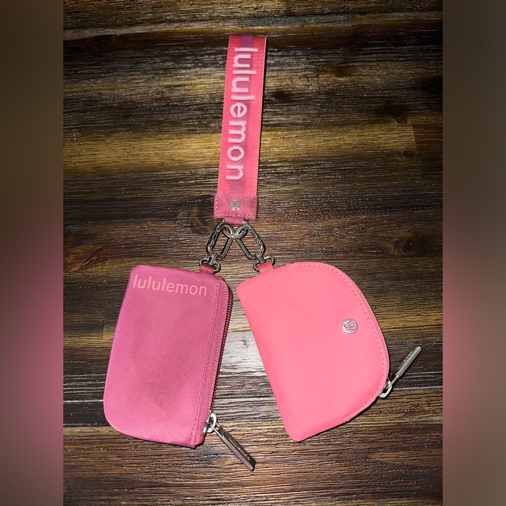 EUC Lululemon dual pouch wristlet